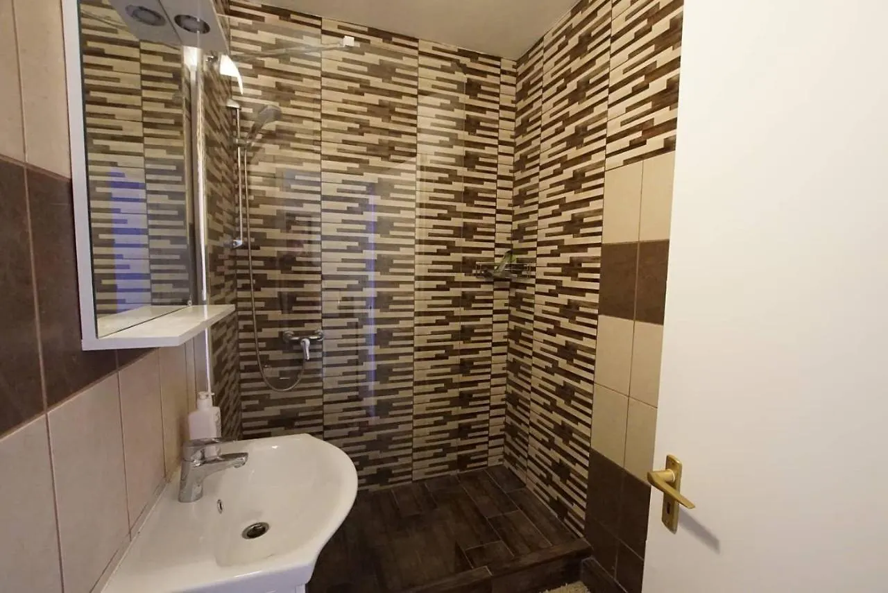 Апартаменты Kis Becsi Apartman Сегед